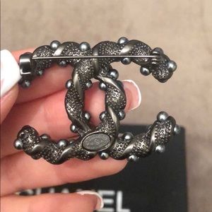 CHANEL Jewelry - Chanel brooch CHANEL Jewelry - Chanel brooch